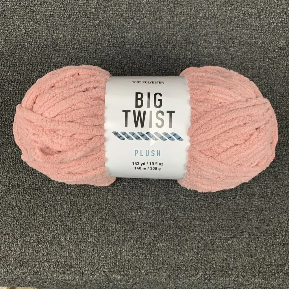 Big Twist Plush Dusty Rose Yarn 153yds 10.5oz Super Bulky (6) Skein Discontinued - Picture 1 of 6